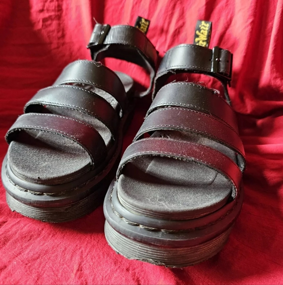 Dr. Martens blaire sandals 7.5-8